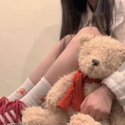 机场实拍：头部网红旧照被扒，双方工作室齐声否认